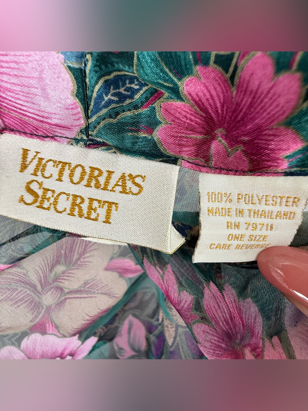Victoria's Secret Floral Sheer Kimono Robe in Pink and Green - Picture 2 of 5